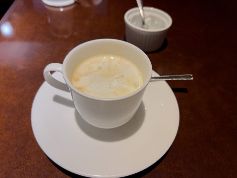 生クリームを入れたところ