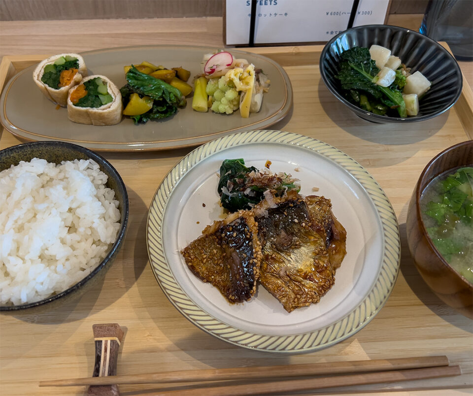 鯵の胡麻焼き定食